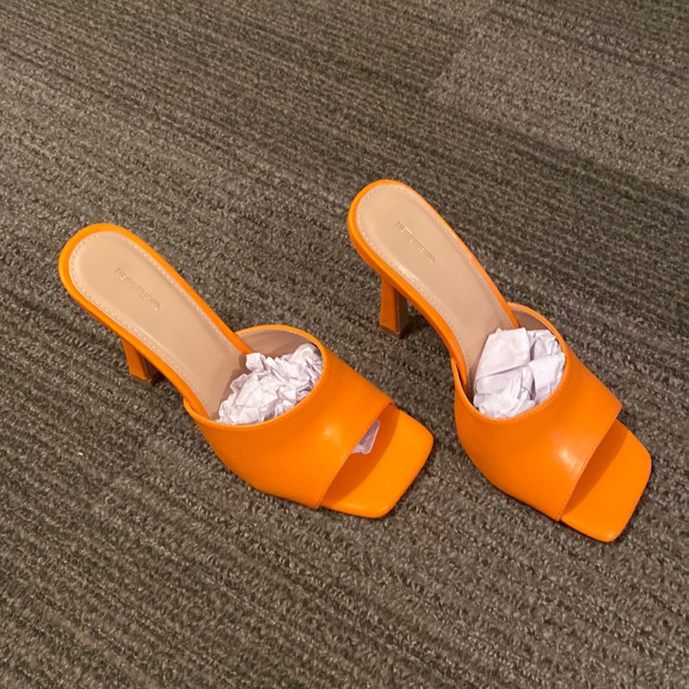 Pretty Little Things NWT square toe mule high heels